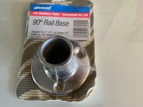 65139-3 Attwood 90 Degree Rail Base