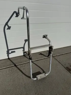 T-156 Glastron Vintage 70s Ladder