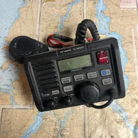 Ic-m502 Icom Dsc Marine Vhf Radio With Attached Mic