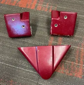 2022873 Lund Boats Boat Bow And Transom Corner Cap Brackets - Used Red Scratched