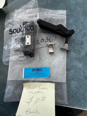 1702036 Southco Marine Soft Latch With Catch