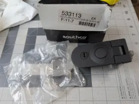 C5-22-26 Southco Sealed Lever Locking New