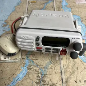 Gx1270s Standard Horizon Intrepid Waterproof Dsc Vhf Radio Transceiver With Mic